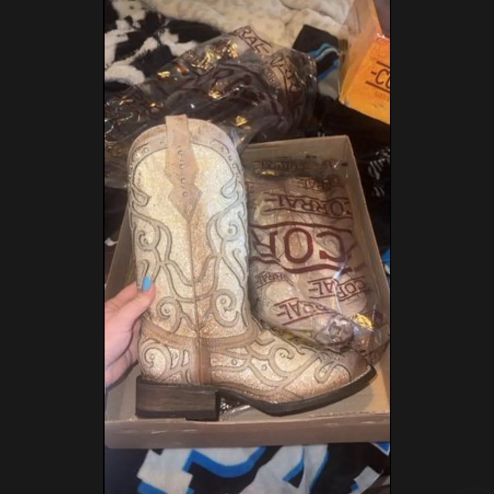 BRAND NEW Corral cowgirl boots